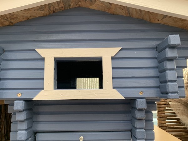 Vogelhaus mit Dachbegrünung, blau