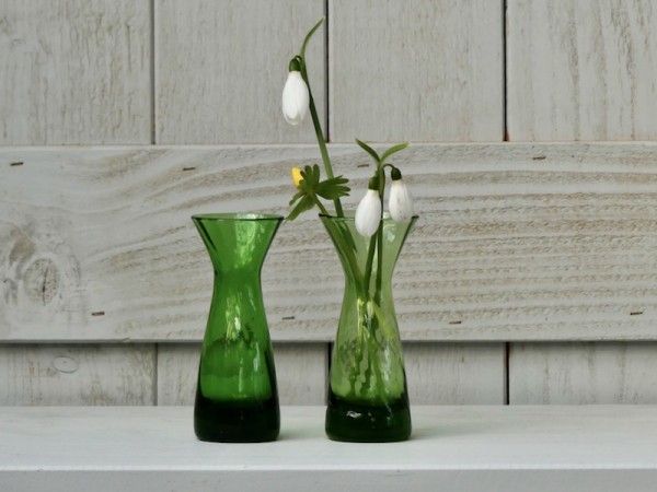 Krokusgläser - kleine grüne Vasen